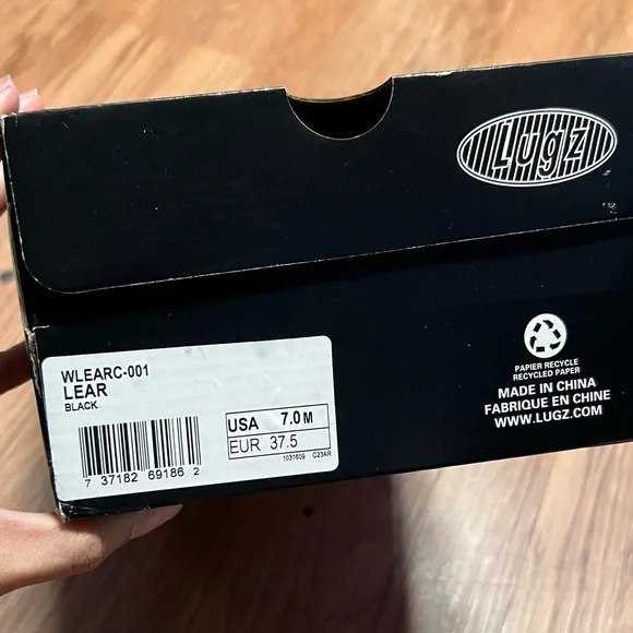 LUGS Non-Slip Shoes - Picture 2 of 2